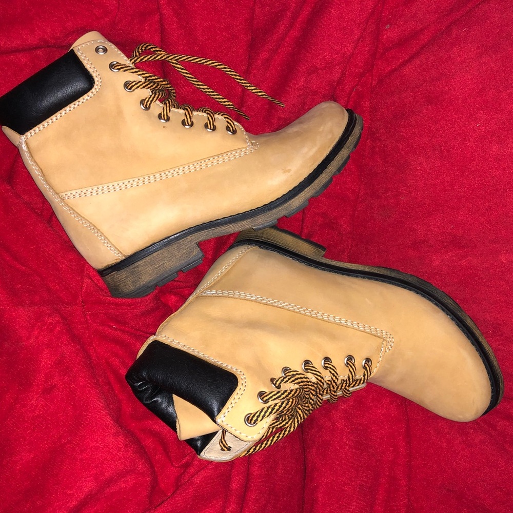 Nubuck combat boots